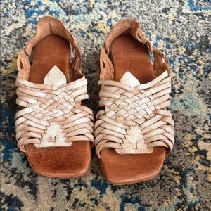 BED/STU- Lauren ll: color: Nectar Lux